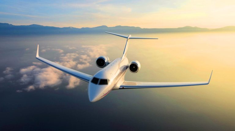 “Mach 0.94 Roars In”: Bombardier to debut the fastest civilian jet since Concorde, redefining the limits of luxury air travel