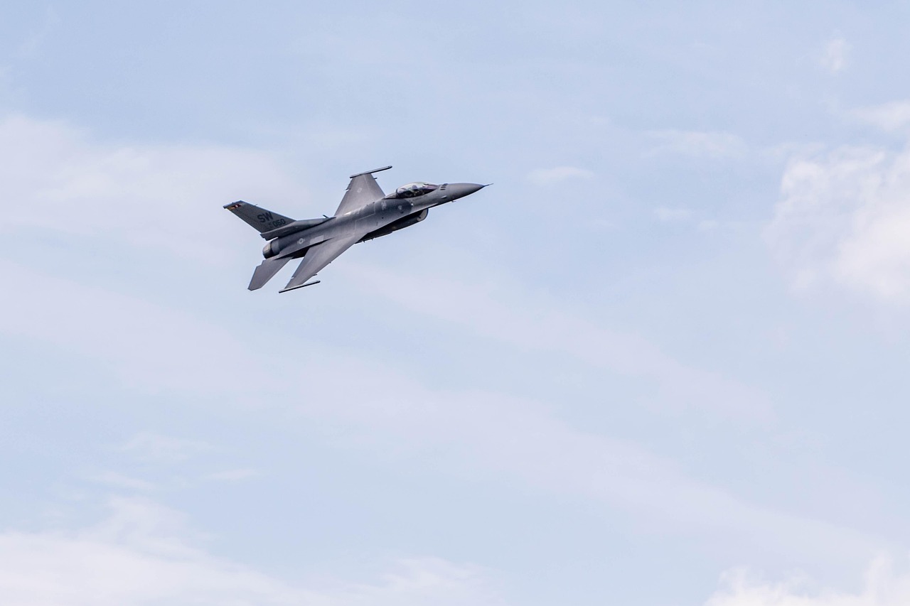 “An Unknown Object Hit the F-16”: Astounding Mystery Unfolds at This Military Site in Arizona as Report Reveals Stunning Details