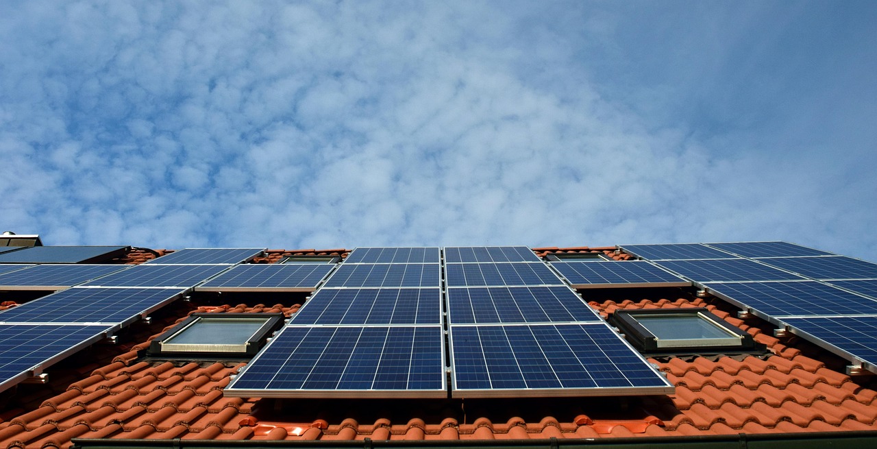 “A Shield Against Hail”: Scientists Develop This Simple Yet Effective Solution to Protect Solar Panels from Destruction